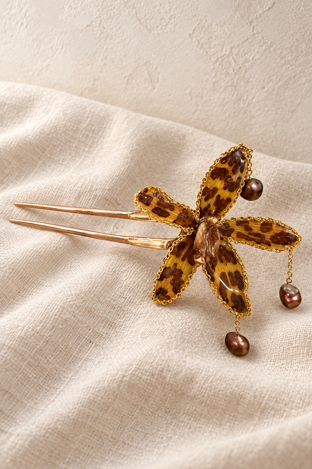 Grammatophyllum Orchid Hairpin